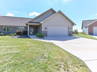 227 Windmill Ln, Walworth, WI 53184