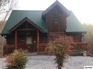 2233 Beach Front Dr, Pigeon Forge, TN 37876