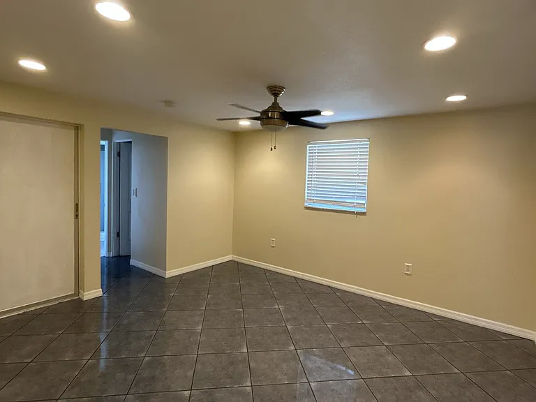 4425 N Canal Cir — Photo 4