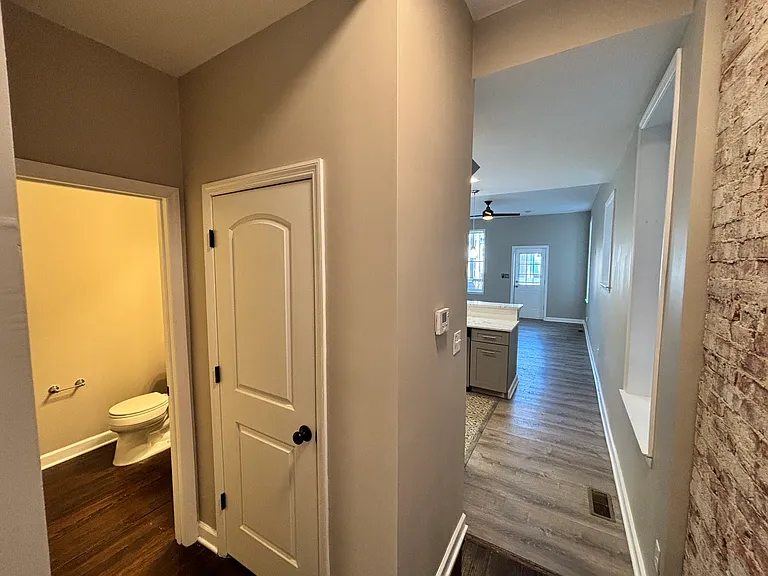 2253 Indiana Ave — Photo 13