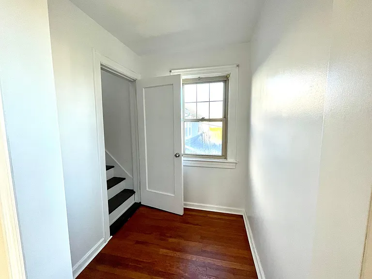 Access to upper level from living room area