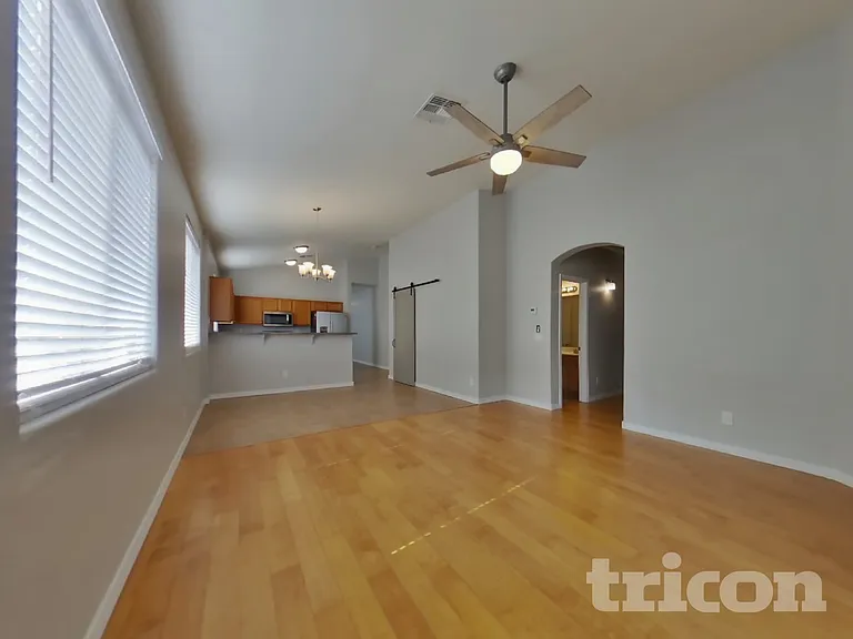 17220 W Lundberg St — Photo 2
