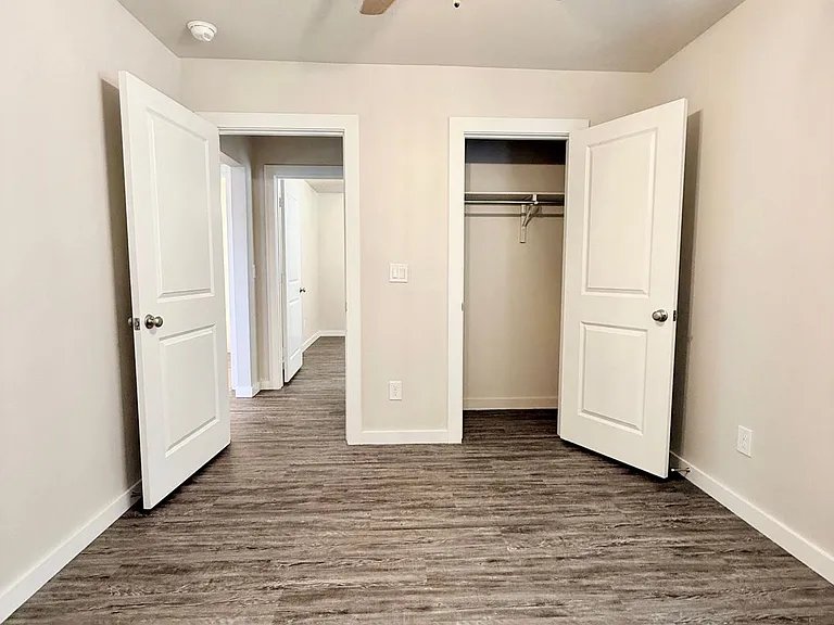 8023 Date Ave — Photo 15