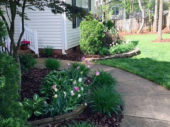 3rd image of 4 Holly Springs Ln