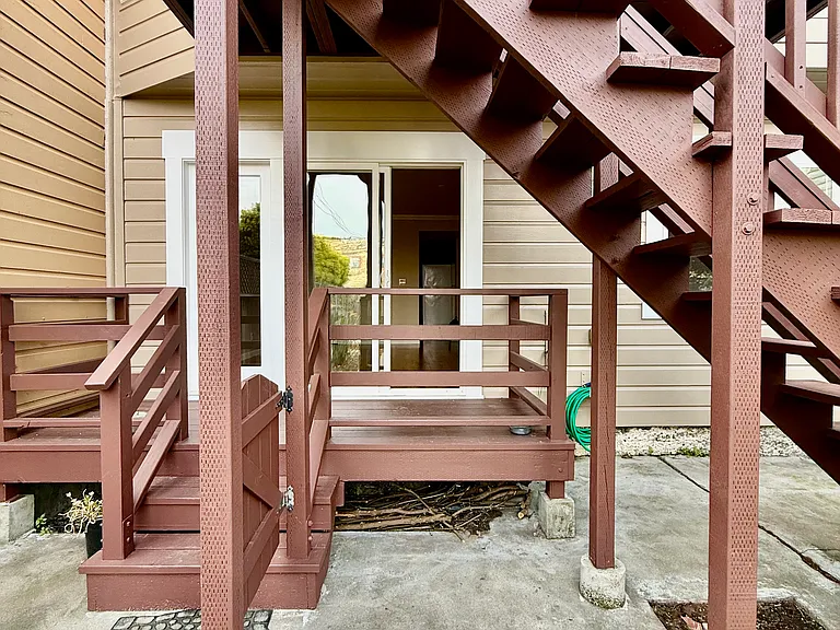 842 Cayuga Ave #A — Photo 4