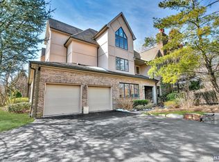 207 Bearwoods Rd, Park Ridge, NJ 07656