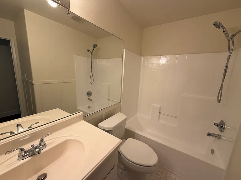8319 Hemlock Ct — Photo 14