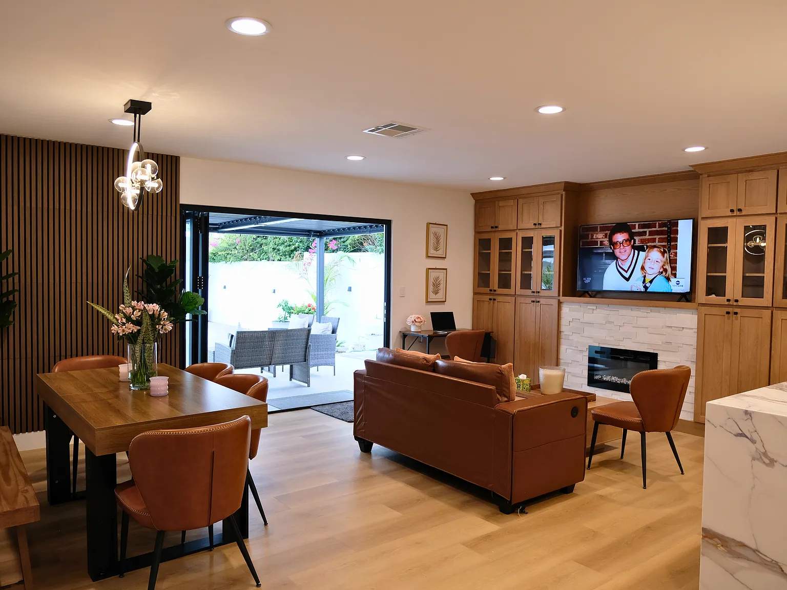 4 bed, $6,995 — Photo 2