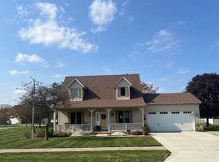 2881 E Country Ln, Monroe, MI