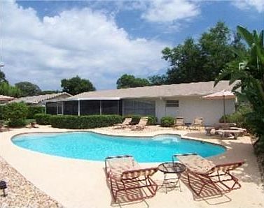 1st image of 407 Park Manor Dr