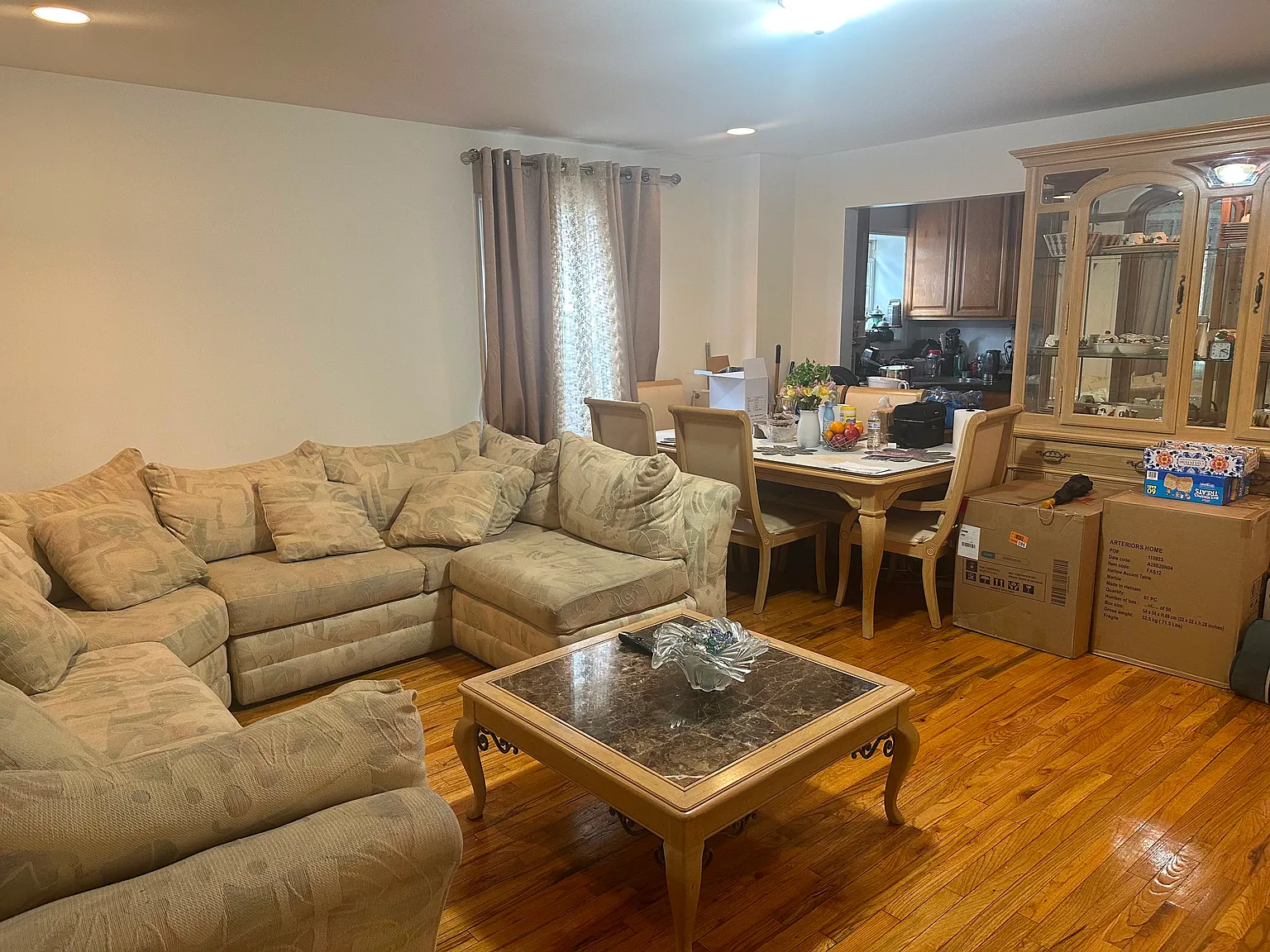 3 bed, 1200 sqft, $1,000 — Photo 2