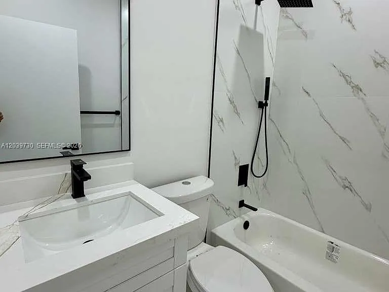 2425 SW 6th St #17 — Photo 10