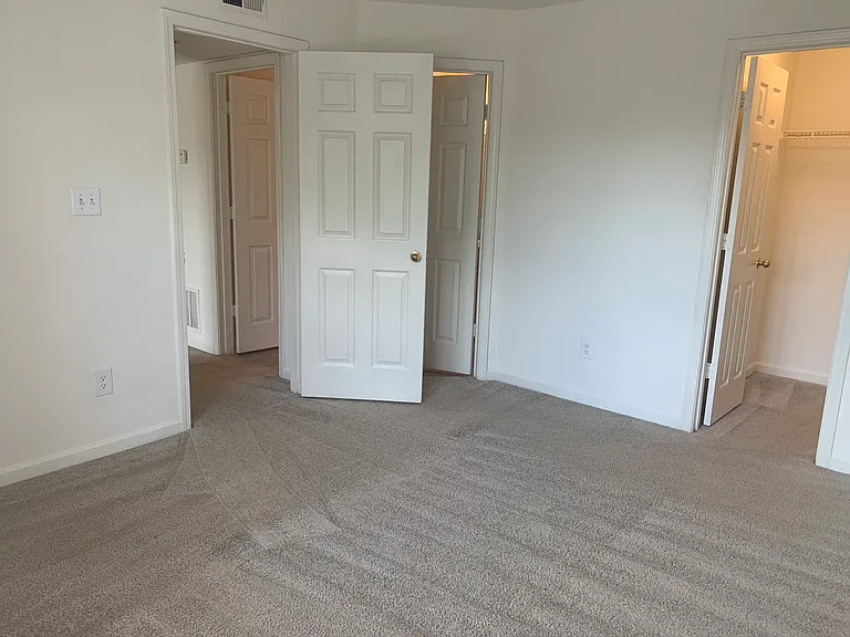Wesley St. Claire Apartments at Lawrenceville — Photo 104