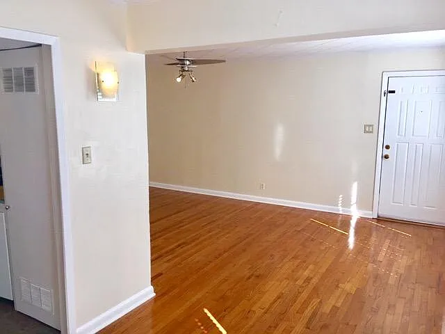 1 bed, 700 sqft, $1,050 — Photo 4