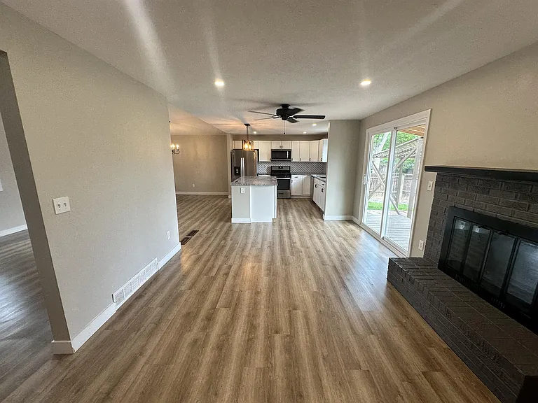 7628 S Eaton Way — Photo 9