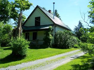 8635 Center Rd, Holland, NY 14080