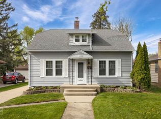 1009 Prairie St, Aurora, IL 60506