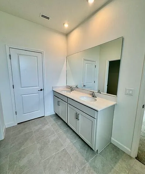 14043 SW Thorens Dr — Photo 10