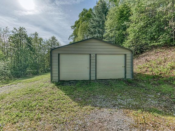 4th image of 514 Piney Grove Rd