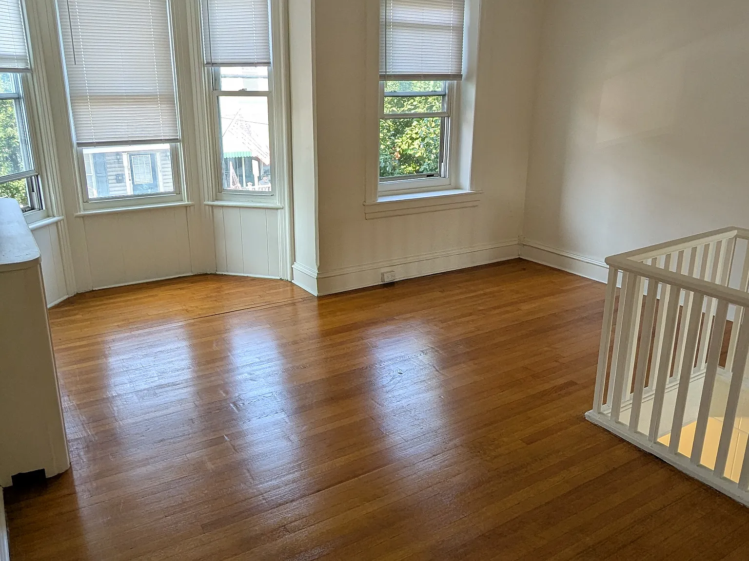 3 bed, 1360 sqft, $1,895 — Photo 1