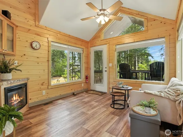 200 NE Lakeshore Drive S, Tahuya, WA 98588