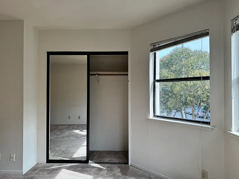 400 Baker St #104 — Photo 6