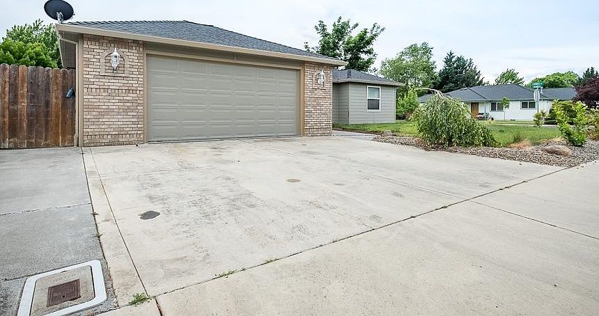 1st image of 502 Westminster Dr