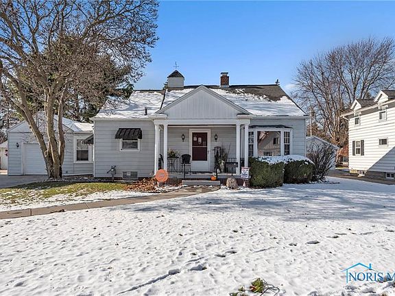 3rd image of 161 Windsor Dr