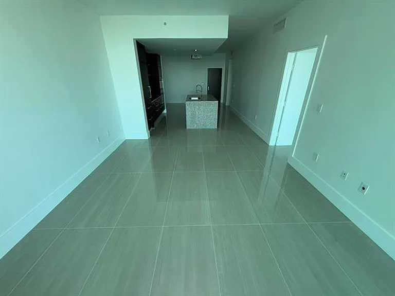 900 Biscayne Boulevard Mall #2807 — Photo 12