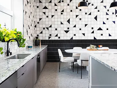 1 BR, 1 BA  304
