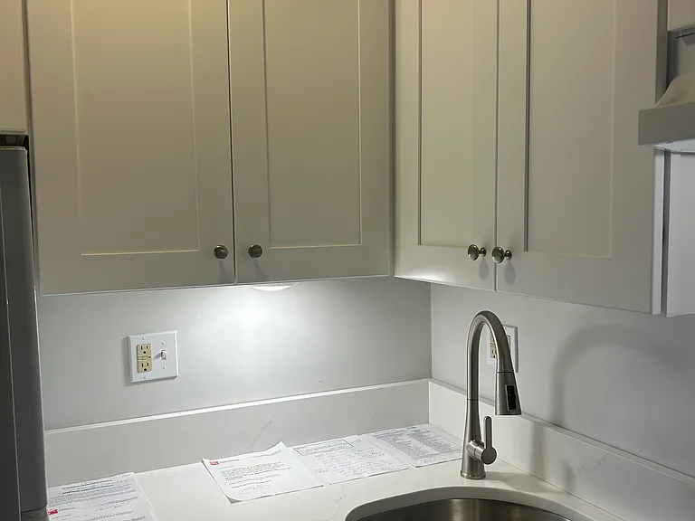 139 W Emerson St #11 — Photo 3