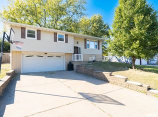 137 Tanglewood Ln, East Peoria, IL