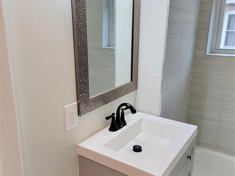 3453 S Lituanica Ave — Photo 7