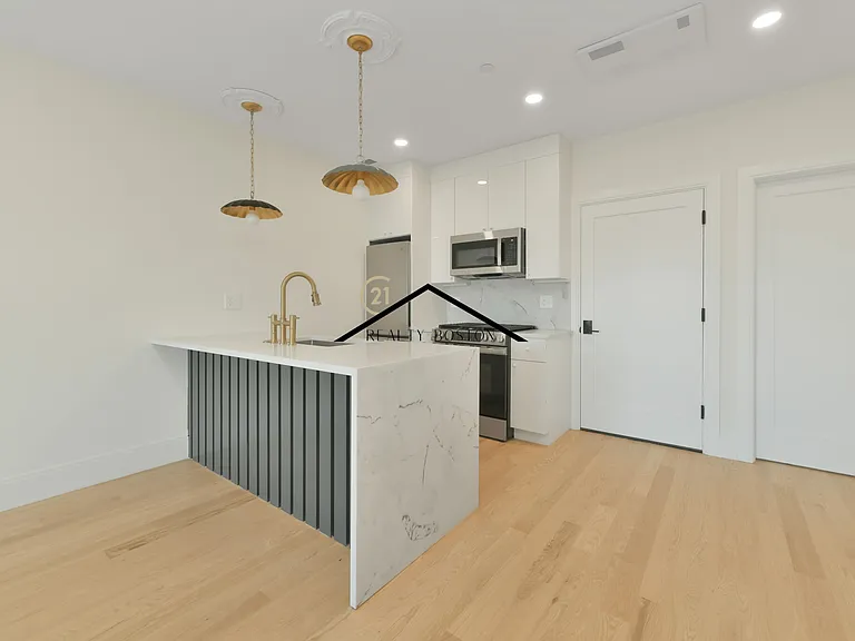 219 Paris St #4 — Photo 1