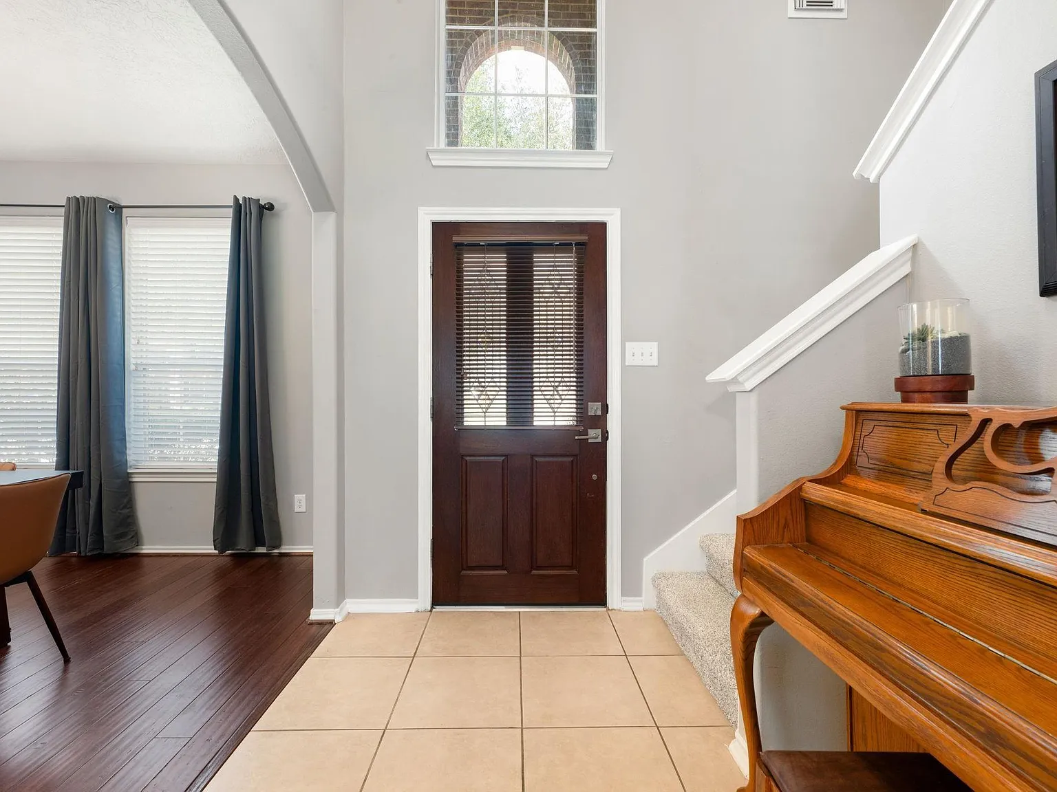 3 bed, 2.5 bath, 2266 sqft, $2,400 — Photo 4