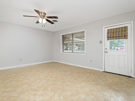 3rd image of 5341 North St