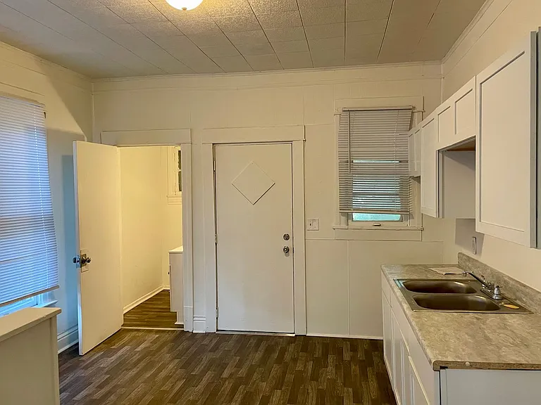 1024 N 11th St — Photo 3