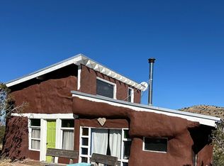 121 Wild Dog Rd, Cerrillos, NM 87010