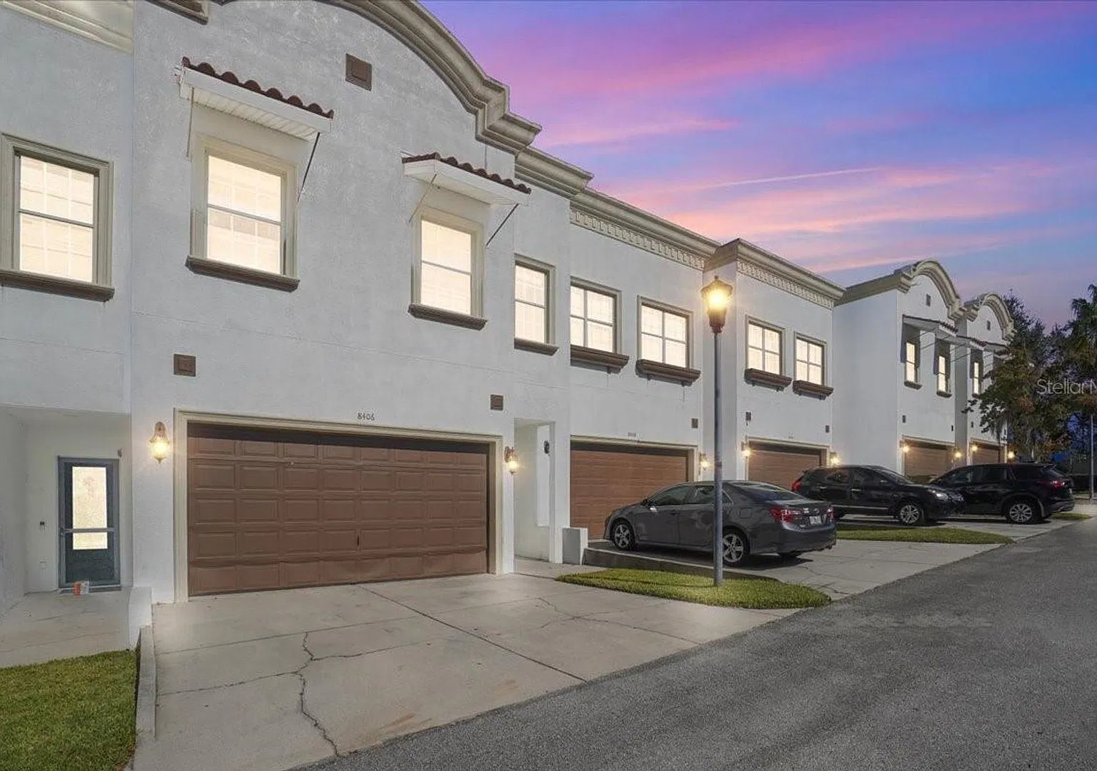 Luxury 2-Car garage Townhome in Temple Terrace — Photo 2