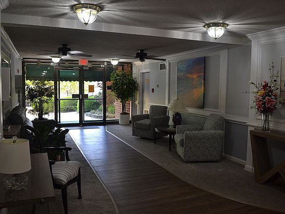 Bldg lobby looking back