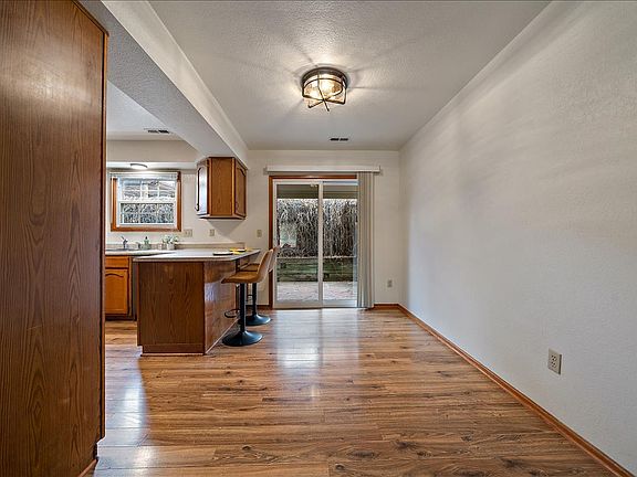 Dining area and breakfast bar area