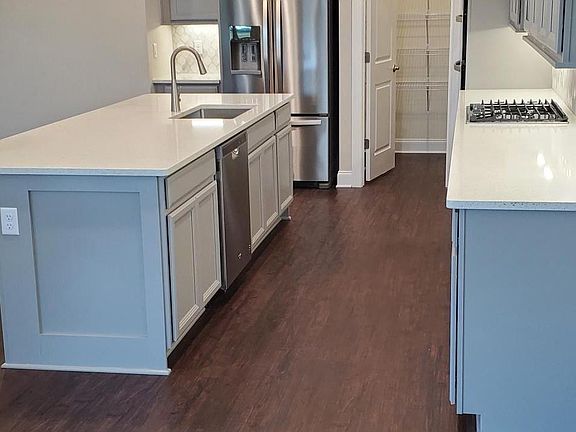 3rd image of 736 Ravensdowne Dr