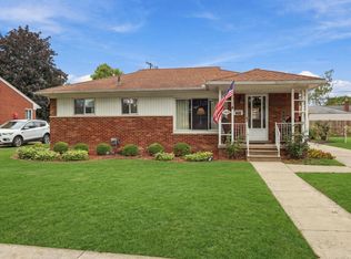 969 Chippewa Rd, Mount Clemens, MI 48043