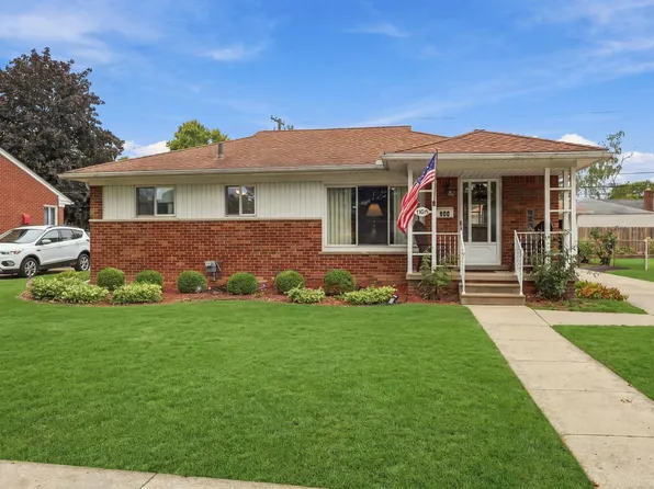 969 Chippewa Rd, Mount Clemens, MI 48043