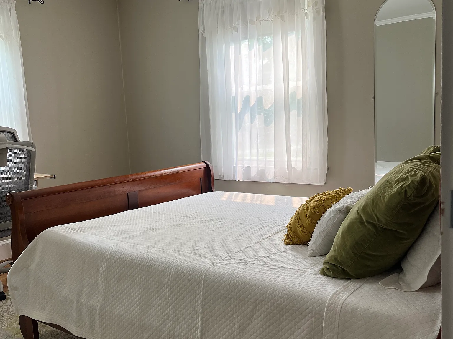 6 bed, 2100 sqft, $725 — Photo 3