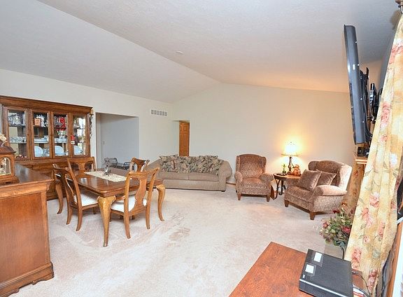 5th image of 5101 Windrush Ct