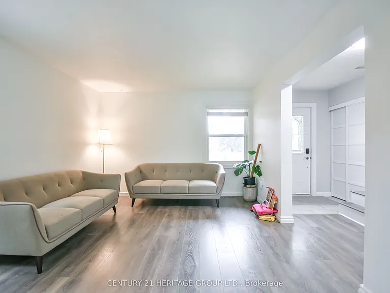 416 Sunnidale Rd — Photo 3