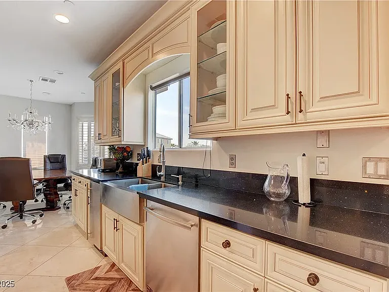 3541 Winter Wren St — Photo 15