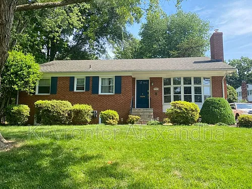 906 Neal Dr Photo 1
