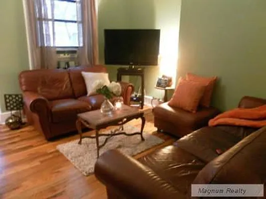 Rented by Magnum Realty Holdings, LLC | media 9